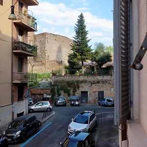 Deco's Place Cloe Rome